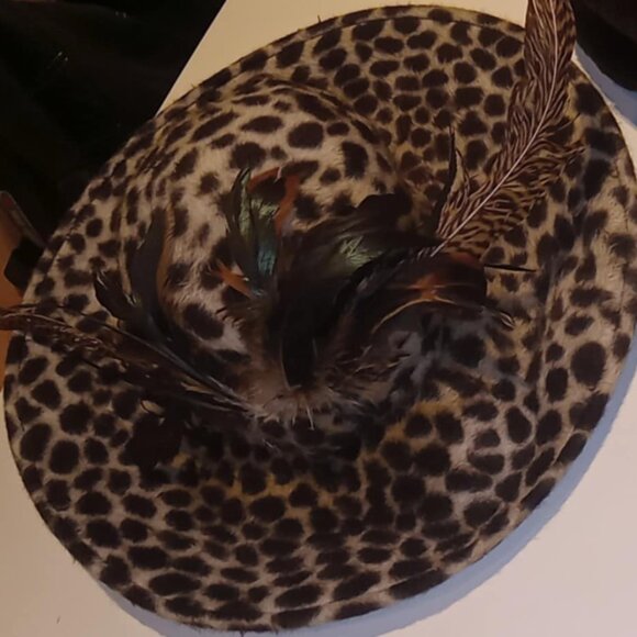 1970s Vintage Italian Luxury 100%Rabbit Felt Hat with Feathers! Luca Della Rocca - Picture 4 of 8